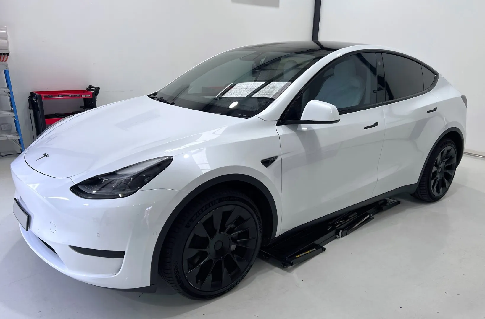 Tesla Model Y colour-shift colour change - detail 1, Vinyl Wrapz Perth