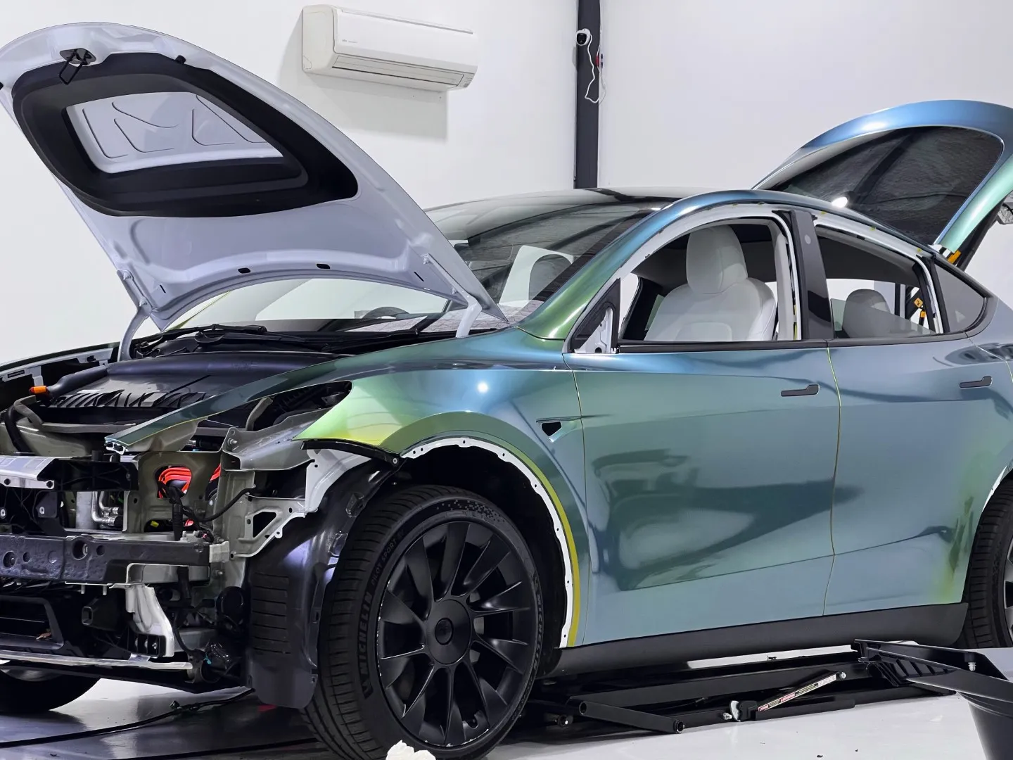 Tesla Model Y colour-shift colour change - detail 2, Vinyl Wrapz Perth